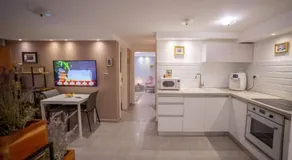 Villavender Boutique Suites - Image 4