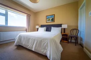 Dingle Bambury House Accommodation - Image 2