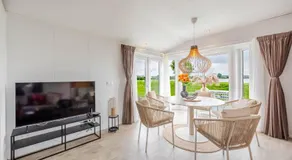 Strandperle Lathum Ferienhaus in Premium Lage am See für Urlaub und Workation mit Hundestrand - Image 2