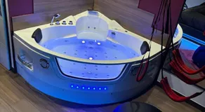 Redroom Spa privatif & nuit romantique à deux - Image 4
