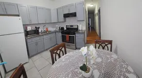 3 bedrooms apt,2 baths,15 mins to NYC - Image 2