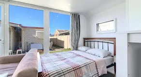 Beautiful Self-Contained Retreat - Image 4