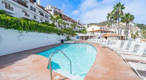 10-Star Property! Premium Ocean Views, Immaculate Corner Condo with Fireplace, New Golf Cart - Image 4