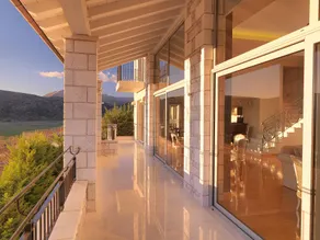 luxury hotel - Image 2