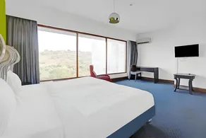 Royal Palms Hotel - Image 2