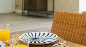 Central Bungalow - Luxury Stay - Near El Retiro - Image 5