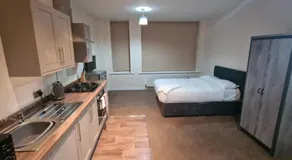 PENTHOUSE SELF CHECK in APARTMENT IN CENTRAL HALIFAX - Image 4