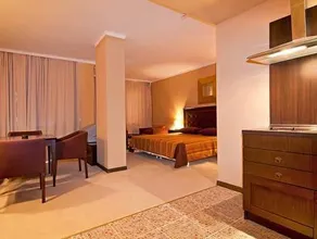 Royal Beach Apartments - Image 5
