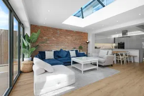 Stunning 6 Bed House with Games Room and Garden Near Pinewood -Iver - Image 3