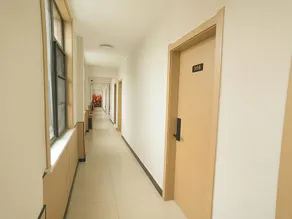 Four Seasons Hotel - Image 4