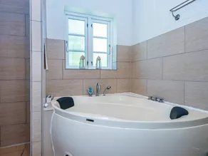 4 Bedroom Stunning Home In Glesborg - Image 4
