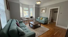 Spacious Downtown Heritage Stay Free Parking - Image 2