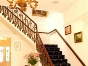 Gatwick Cambridge Hotel - Image 3