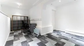 Purley House-Sleeps 8-Near Gatwick-Games Room - Image 4