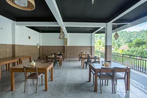 OYO 2020 Hotel Bumi Aditya Near Pantai Senggigi - Image 3