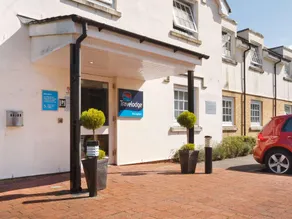 Travelodge Cardiff Airport - Image 3