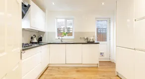 5 Bed House Heathrow Egham Virginia Water Sleeps 7 or Up To 8 If Sharing Beds, Mid To Long Term Bookings Welcome - Image 5