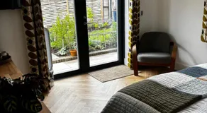 Barnfield house - Image 4