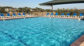 Lago Vista Retreat - Image 5