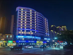 DoALand V Hotel (Wuyi Square Helong Sports Center Branch) - Image 2