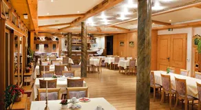 Hotel Kreuz Gästehaus und Lauchertbar mit Terrasse - Image 3