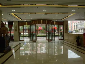 Yulinmen International Hotel - Image 4