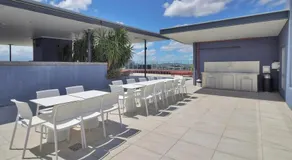 Modern City Pad, 1-Min to Showgrounds - Image 2