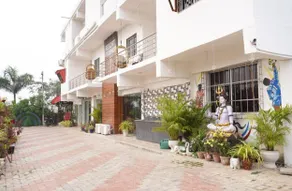 Resort Atmosphere - Image 2