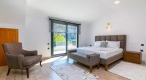 House Sapphire - Image 2