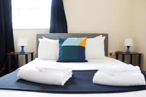 1 & 2 Bedrooms Apartments or House Available - The Ivy Serviced Apartments Aldershot - Image 1