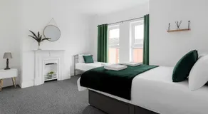 4bed Home - Free Parking, Wifi - Long Stays Welcome By Hinkley Homes Short Lets & Serviced Accommodation - Image 2