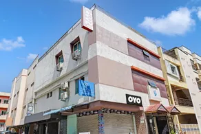 OYO Flagship 813597 Sri Sai exotic stay - Image 2