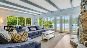 Waterfront retreat with lake views & private hot tub - Image 2