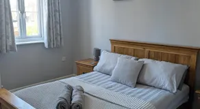 2 bedroom house Admiral Court - Image 2