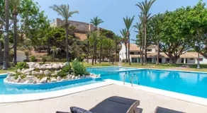Castle Beach House. Luxury Beachfront Villa - Image 3