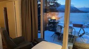 Aurora Lodge Retreat - Image 2