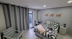 Ivy Roots Guest House - Image 2
