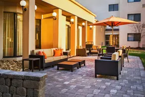 Country Inn & Suites by Radisson, Hampton Coliseum - Image 4