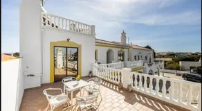 Residencia Quinta do Poço Guesthouse - Image 2