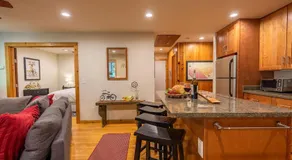 Vino Velo Retreat! Redwoods! Hot Tub!! Fire Table!! BBQ!! Game Room!! Fast WiFi!! Dog Friendly!! - Image 3