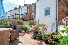 Perfect Booking Near Ramsgate Station And Beach - Image 4