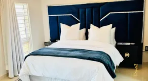 The Holiday House Harties - Image 2