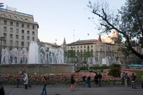 Plaza Universitat - Image 5