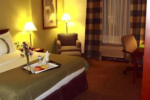Garden Plaza Hotel - Image 4