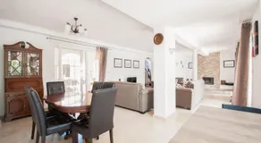 Beach Villa Costanera in Marbella - Image 3