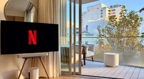 Luxe 1BR Surry Hills - Gym - Sauna - Pool - Image 2