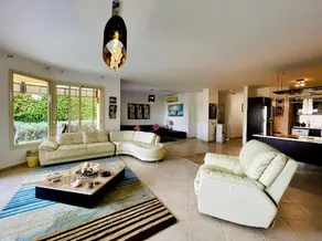 Spacious Villa lake view 6 Bedrooms Einbay Resort - Image 2