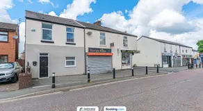 Modern Serviced Apartments in St Helens with Free WiFi Ideal for Leisure or Work Stays by North West Accommodation - Image 3