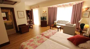 Suite Hotel Jardins d'Ajuda - Image 2