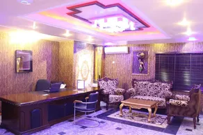 E-Luxe Suites Hotel - Image 3